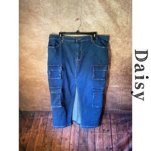 Daisy Cargo Denim Midi Skirt with Front Slit-Size 1X-Multiple pockets-EUC